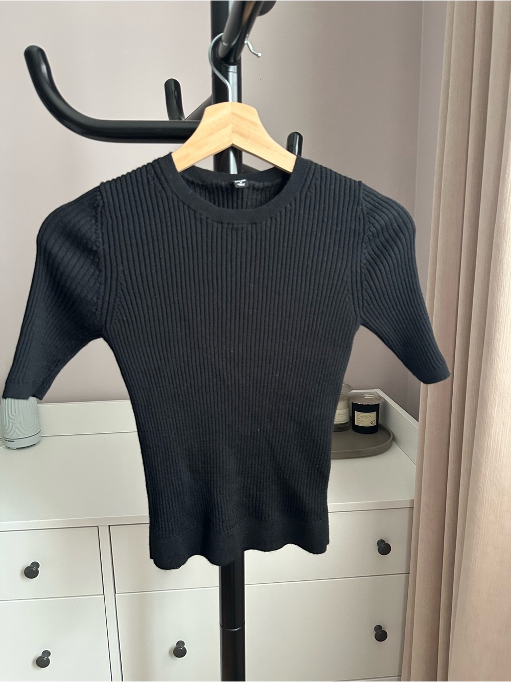 Uniqlo 100% Wool Black Ribbed Short-Sleeve Knit Top